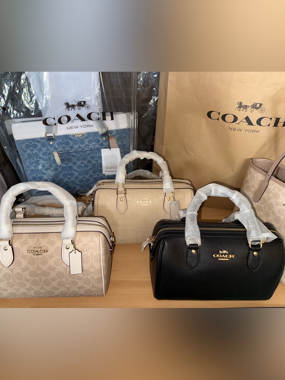 Coach outlet Rowan Satchel in Black leather with Gold hardware-Hard shell